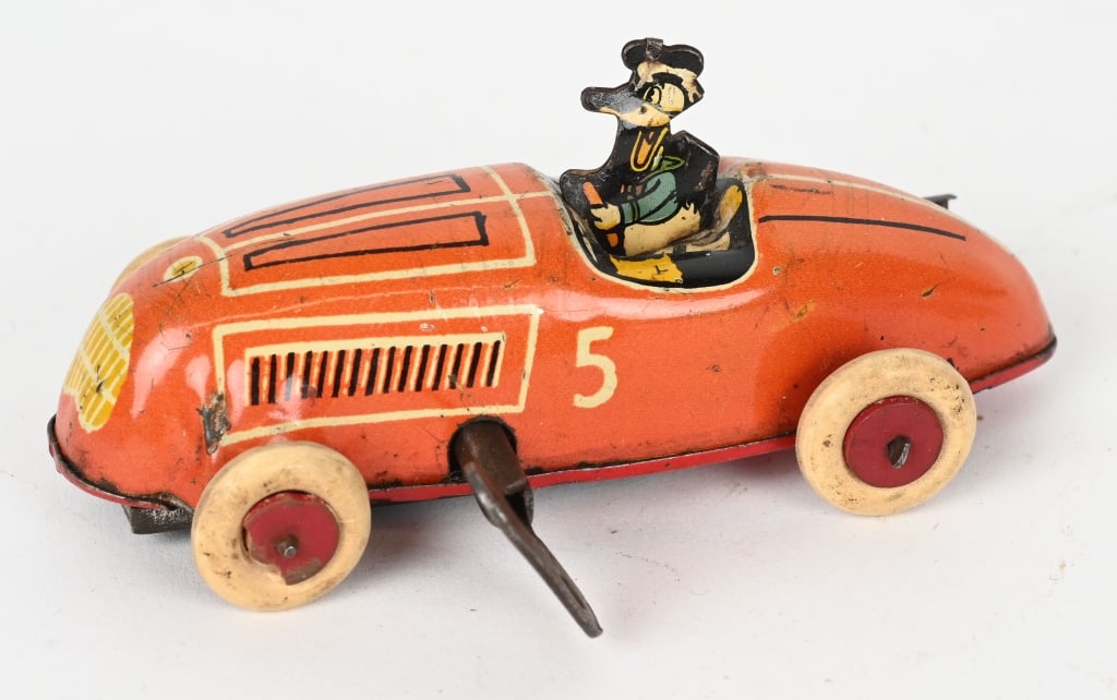 LINDSTROM WINDUP DONALD DUCK RACE CAR (1 of 4)
