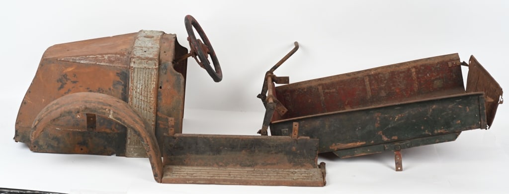 STEELCRAFT MACK PEDAL CAR PARTS (1 of 6)