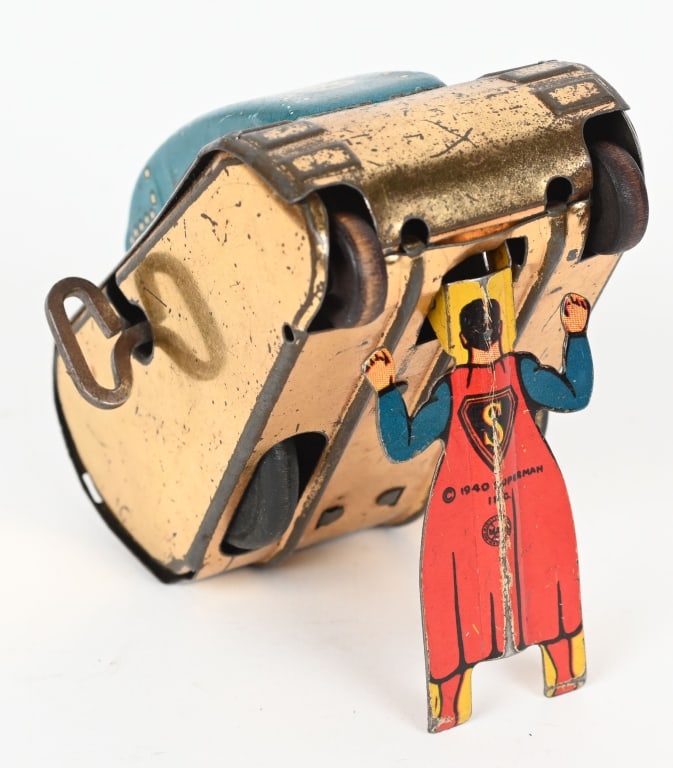 MARX TIN WINDUP SUPERMAN TURNOVER TANK (1 of 5)