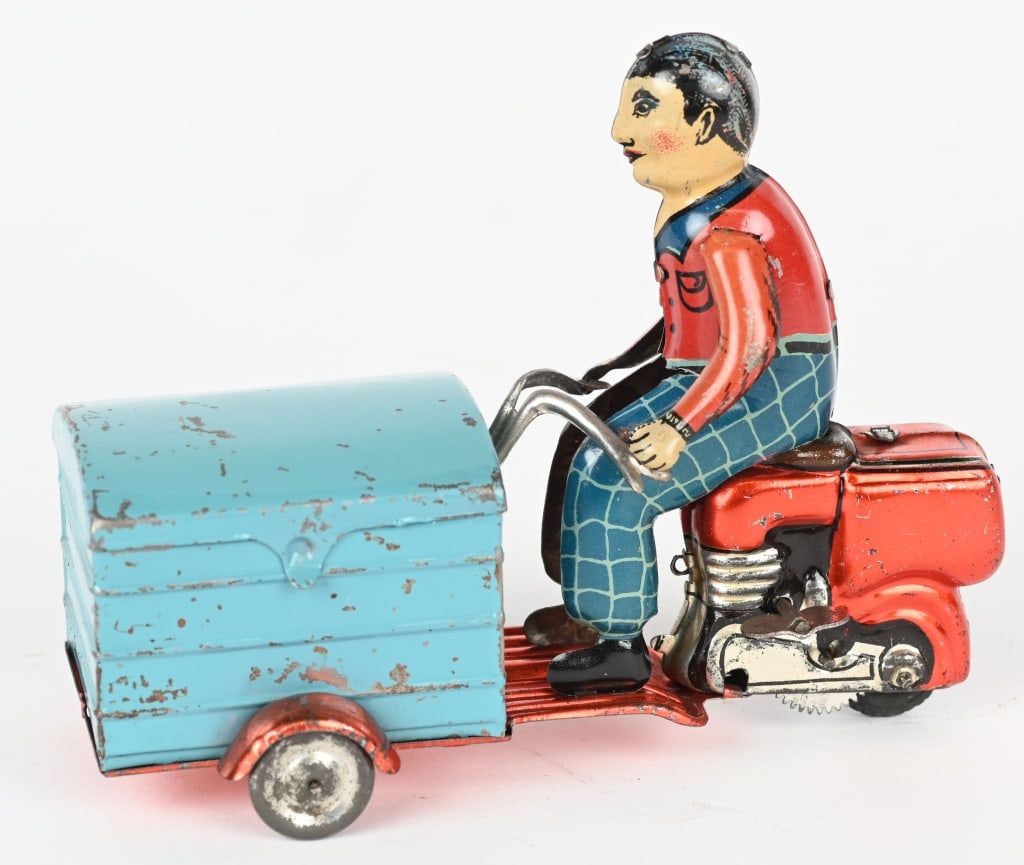 TIN WINDUP SCOOTER w/ DELIVERY BOX FRONT (1 of 5)