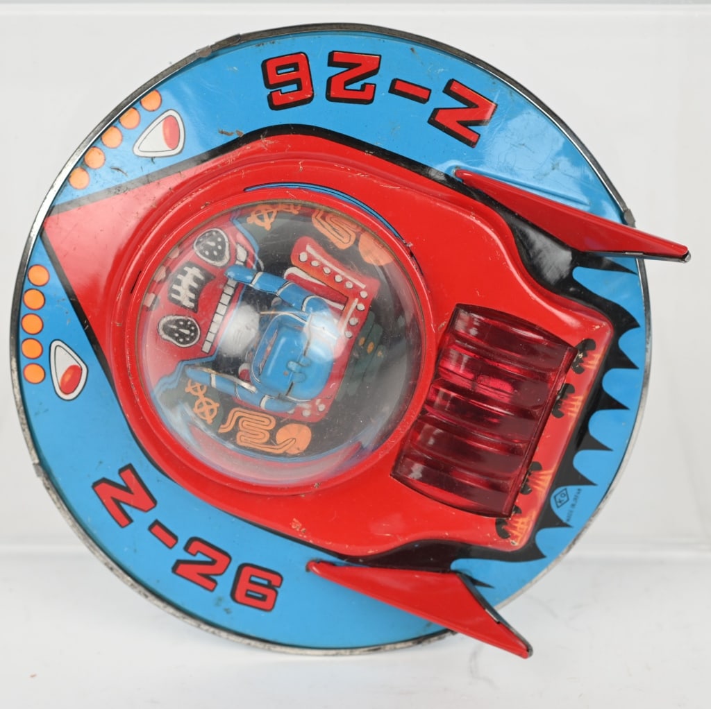 YOSHIYA TIN FRICTION FLYING SAUCER Z-26 (1 of 6)