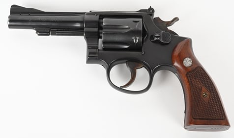 SMITH & WESSON K-22 REVOLVER 22 LR.