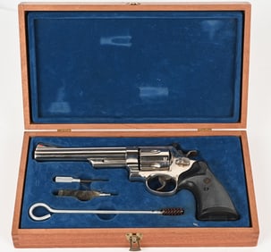 SMITH & WESSON MODEL 29-2 REVOLVER WITH CASE