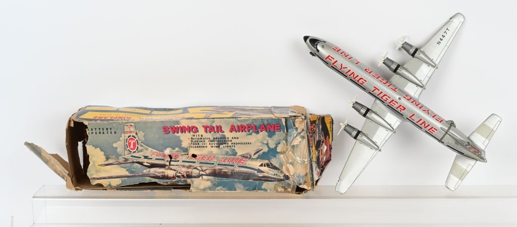 MARX BATTERY OP TIGER SWING TAIL AIRPLANE (1 of 8)