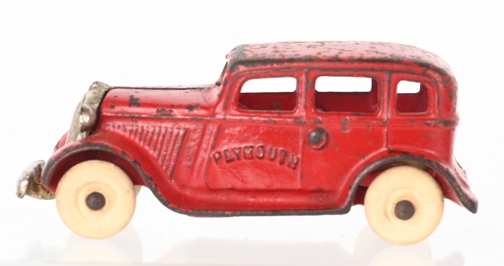ARCADE CAST IRON 1933 PLYMOUTH WORLDS FAIR SEDAN (1 of 6)
