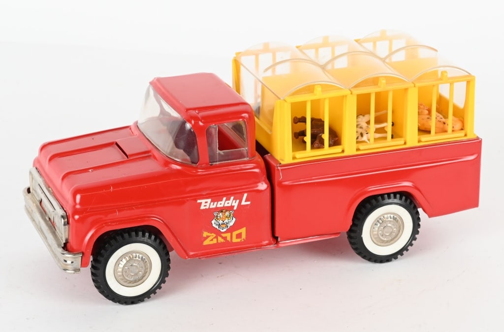 BUDDY L ZOO TRUCK: All original with nice paint and decals. Comes with Animals. 13" Excellent