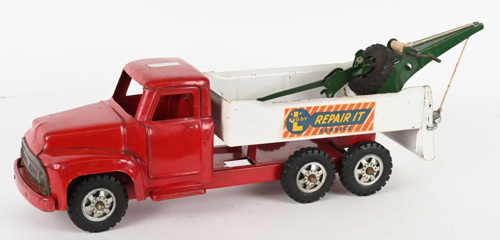 BUDDY L REPAIR-IT TOW TRUCK: All original with decent paint and decals. Comes with Jack. 25" Excellent
