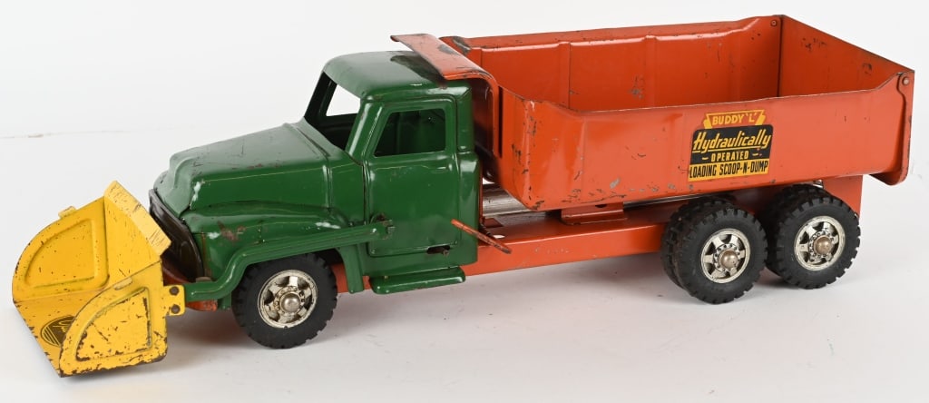 BUDDY L HYDRAULIC SCOOP-N-DUMP TRUCK: All original with decent paint and decals. 25" Very Good-Excellent