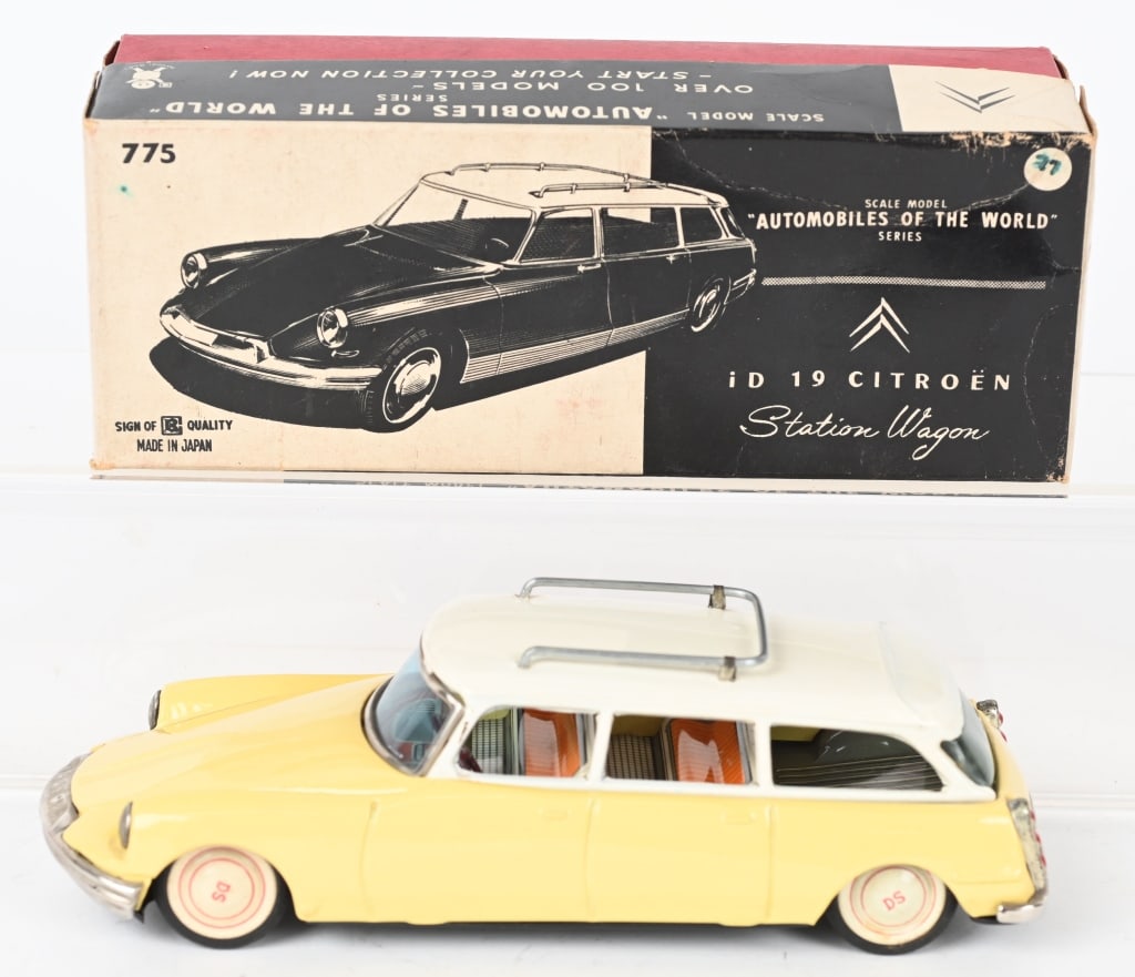 BANDAI FRICTION CITROEN iD 19 STATION WAGON w/ BOX (1 of 8)
