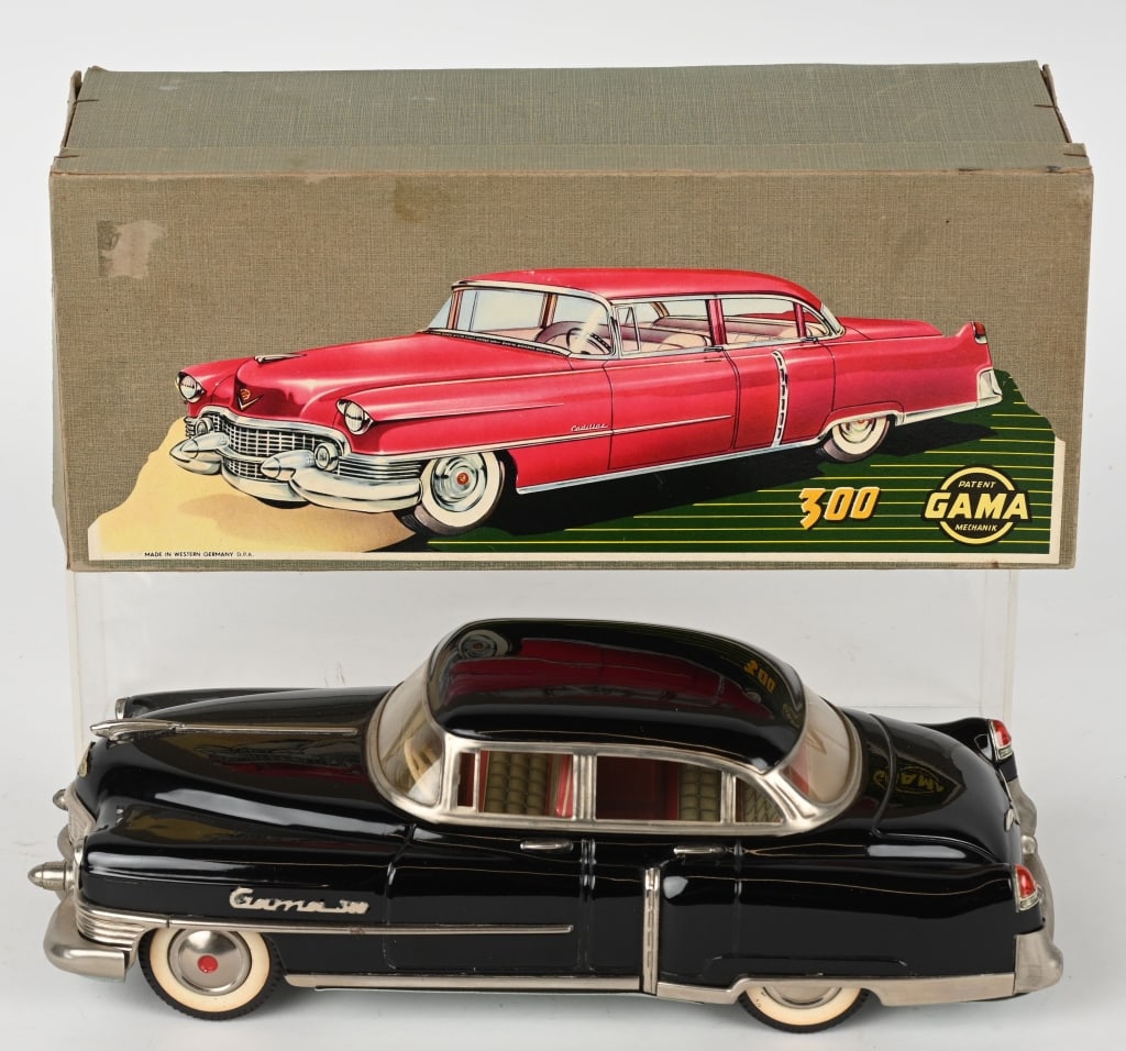 GAMA TIN FRICTION 300 CADILLAC SEDAN w/ BOX (1 of 9)