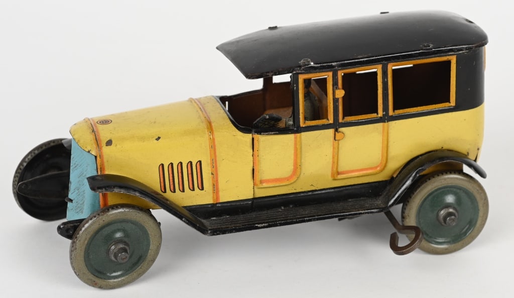 DISTLER TIN WINDUP TOURING CAR (1 of 6)