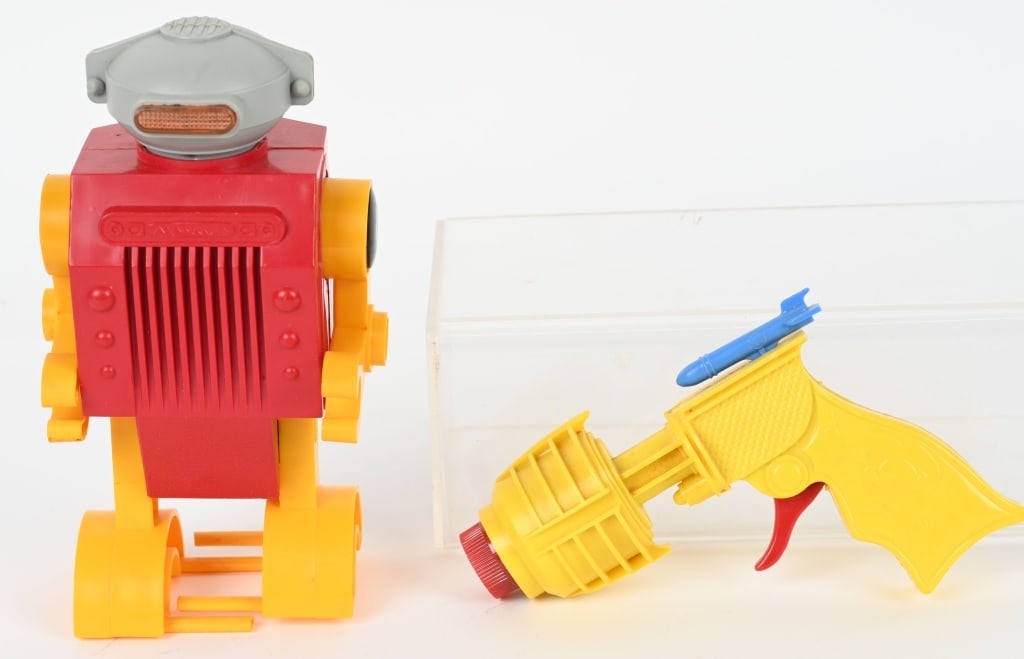 PLASTIC ROBOT & SPACE GUN: Both all original Nice condition. Largest 7" AS-IS