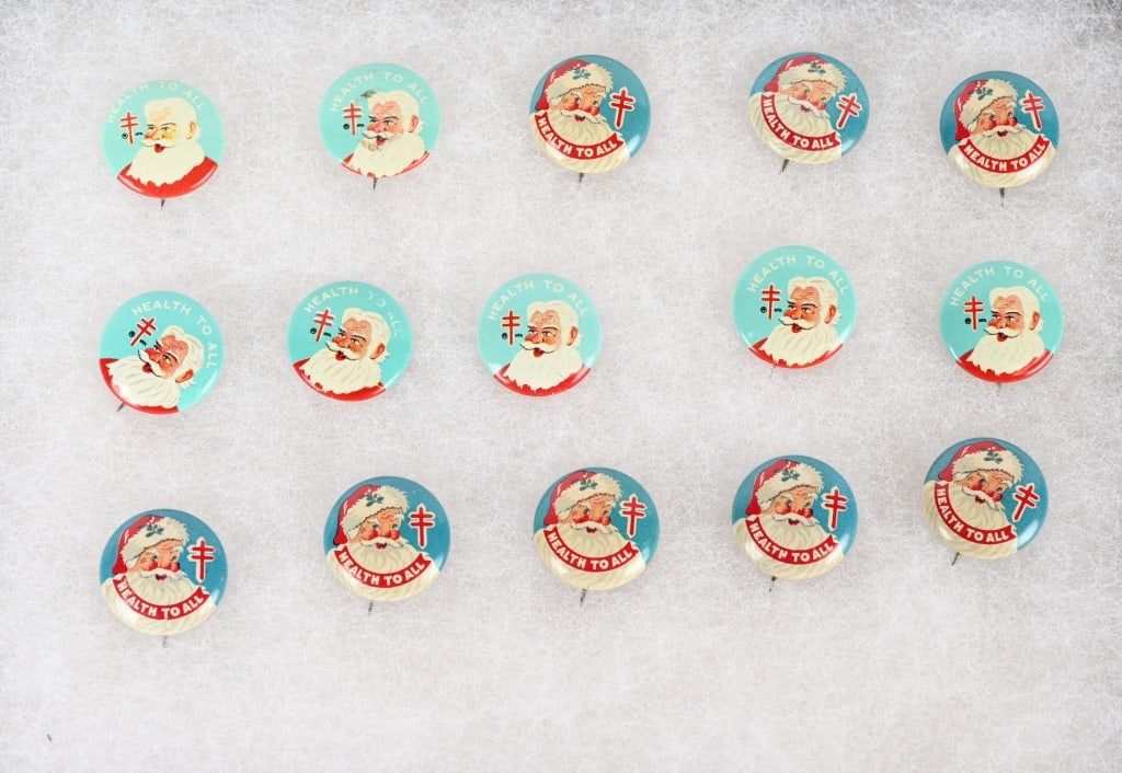 15- VINTAGE SANTA CLAUS RED CROSS PINS (1 of 3)