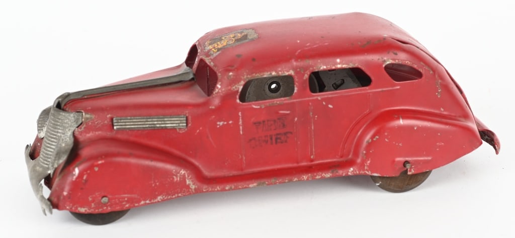 MARX PRESSED STEEL 1937 FORD FIRE CHIEF CAR (1 of 6)