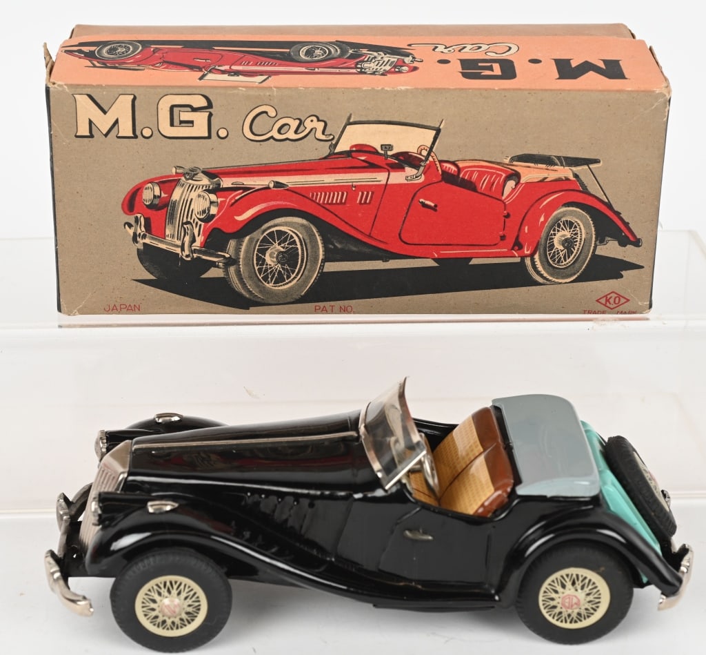 JAPAN TIN FRICTION MG ROADSTER w/ BOX (1 of 8)