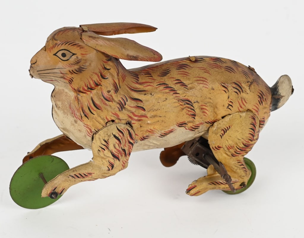 GERMAN TIN WINDUP EASTER RABBIT (1 of 5)