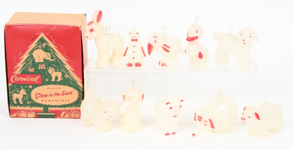 GLOW IN THE DARK ANIMAL CHRISTMAS ORNAMENTS (1 of 6)