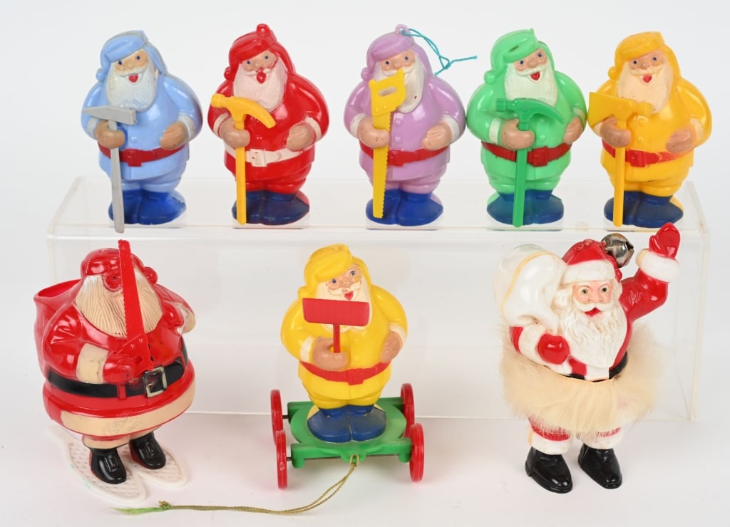 VINTAGE HARD PLASTIC SANTA CLAUS FIGURES (1 of 5)