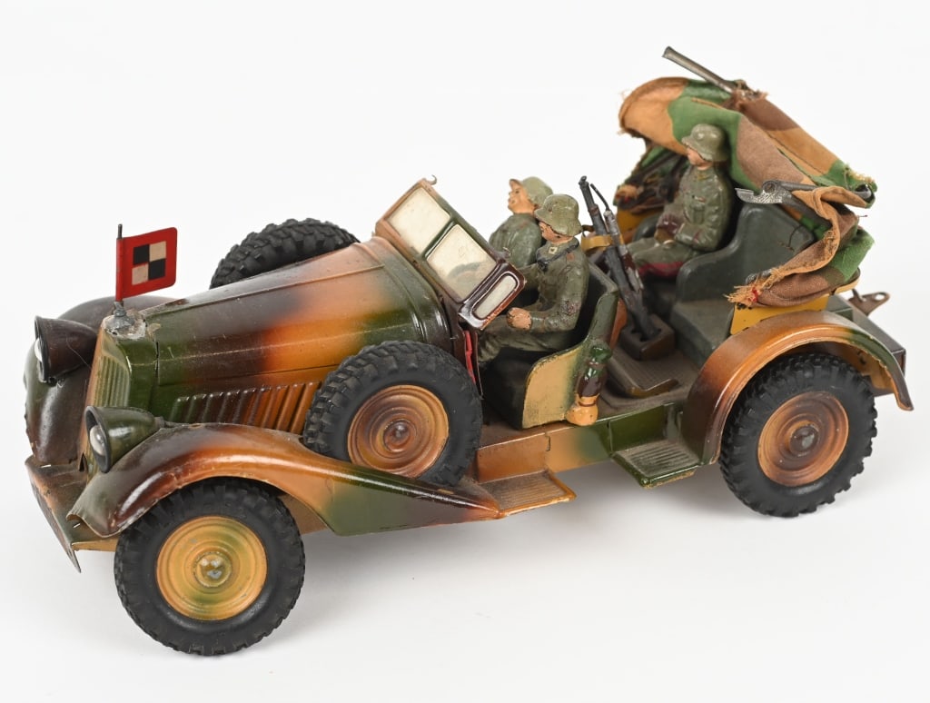 HAUSSER ELASTOLIN GERMAN MILITARY STAFF CAR (1 of 5)