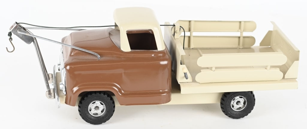 BUDDY L LIFT TRUCK: Restored condition. 14" Excellent