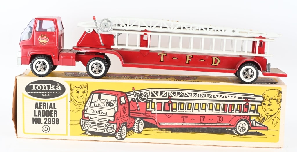 TONKA #2998 AERIAL LADDER w/ BOX: All original in great condition. Boxed 29" Excellent