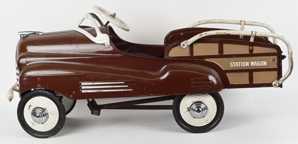 MURRAY STATION WAGON PEDAL CAR (1 of 4)