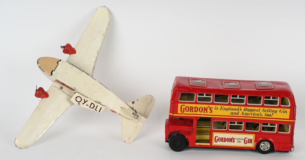 TEKNO TIN AIRPLANE No. 380 & JAPAN BUS (1 of 10)