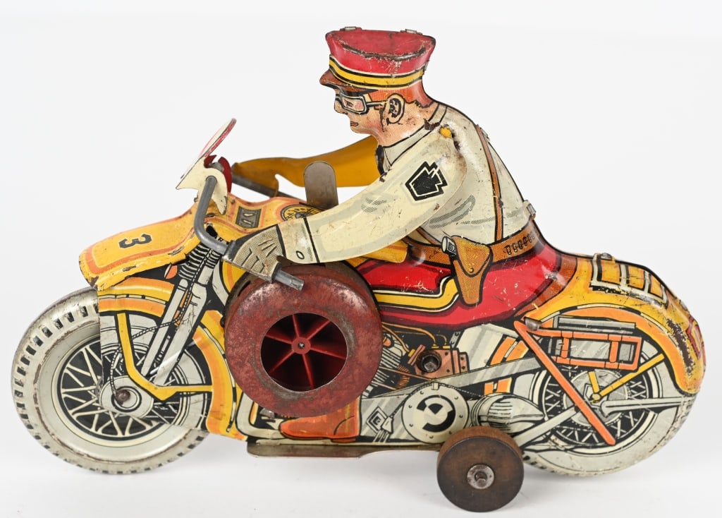 MARX TIN WINDUP ROOKIE COP (1 of 4)