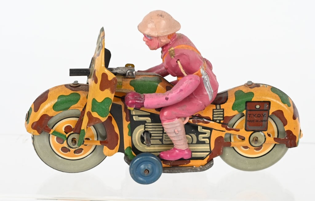 JAPAN TIN WINDUP SOLDIER ON MOTORCYCLE (1 of 4)
