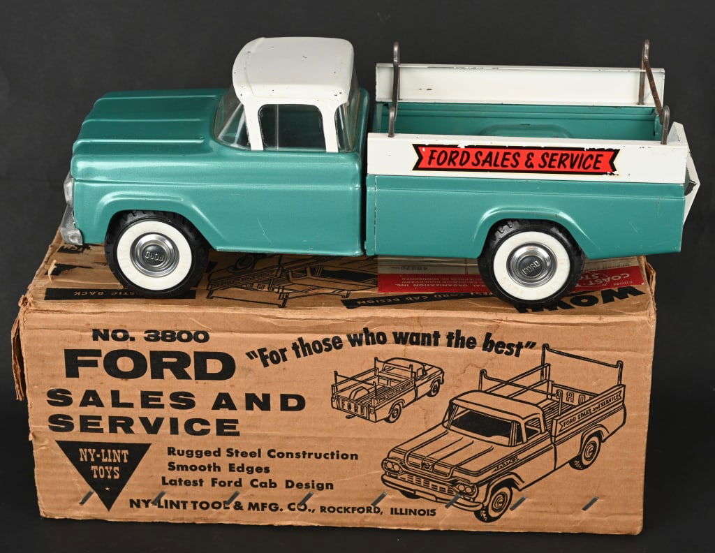 NYLINT FORD SALES & SERVICE TRUCK w/ BOX (1 of 7)