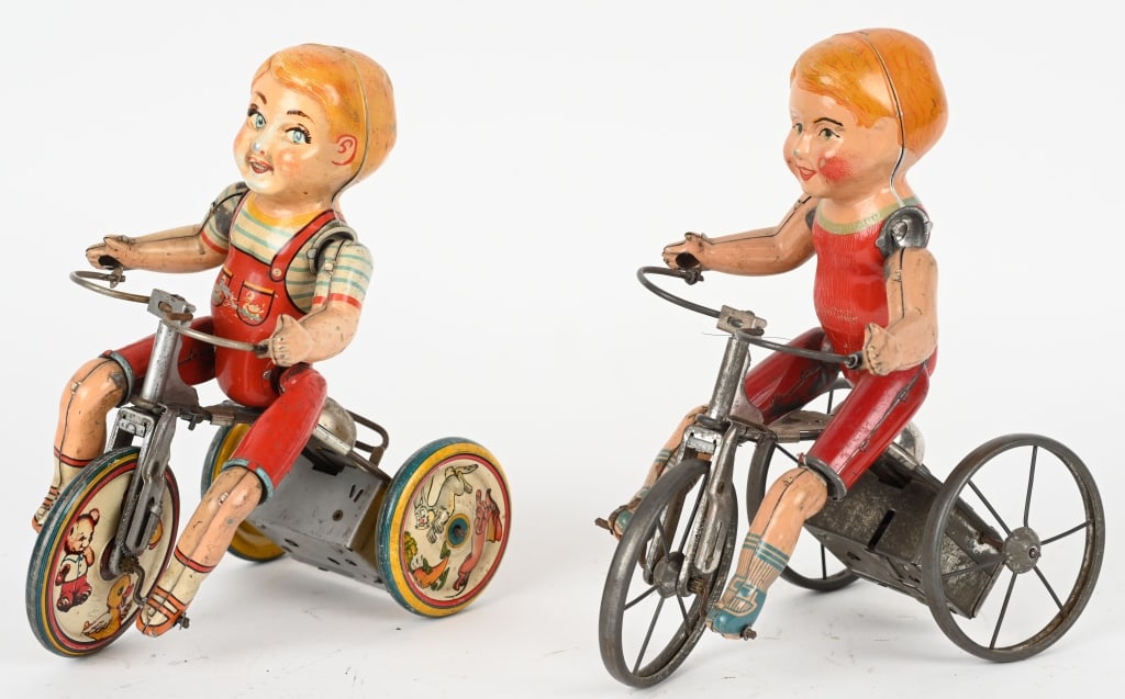 2- UNIQUE ART TIN WINDUP KIDDY CYCLISTS (1 of 5)