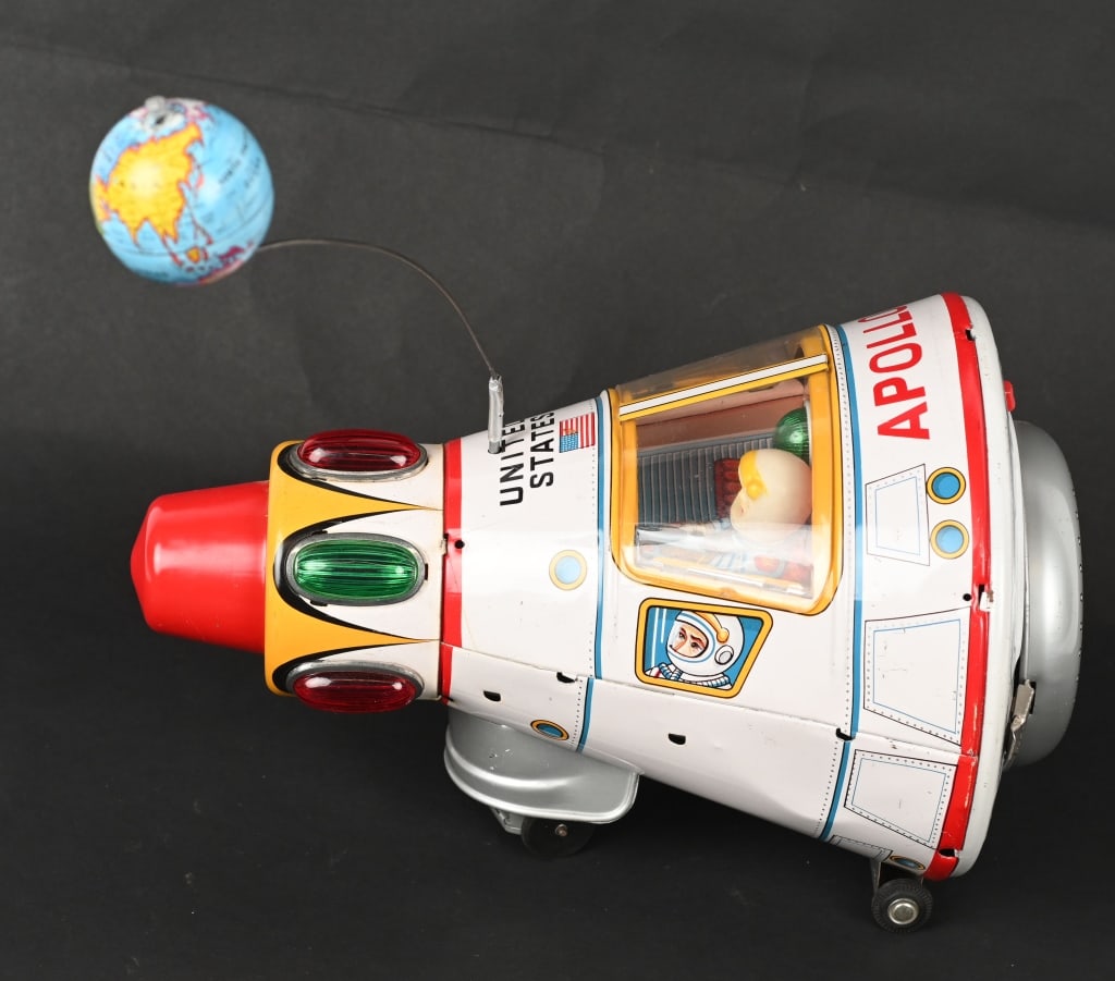 JAPAN BATTERY OP APOLLO SPACE CAPSULE (1 of 6)