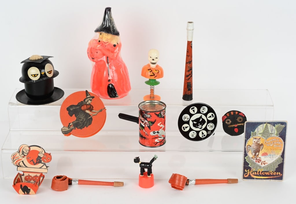 HUGE LOT OF VINTAGE HALLOWEEN ITEMS (1 of 4)