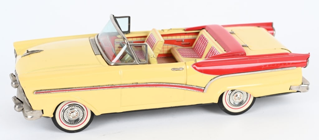 JAPAN TIN FRICTION FORD SUNLINER (1 of 6)