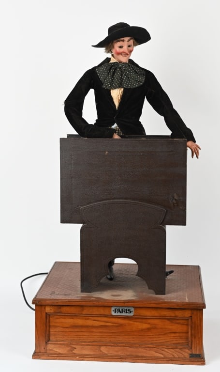 FRENCH ELECTRIC STORE WINDOW AUTOMATON (1 of 6)