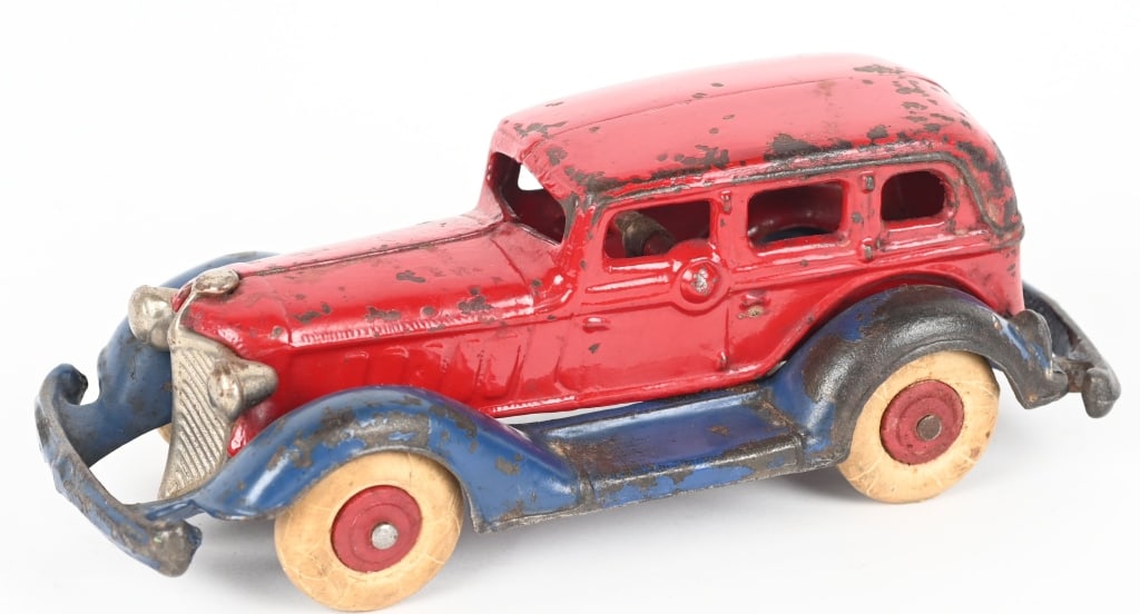 AC WILLIAMS CAST IRON SHOVEL NOSE PACKARD SEDAN (1 of 5)