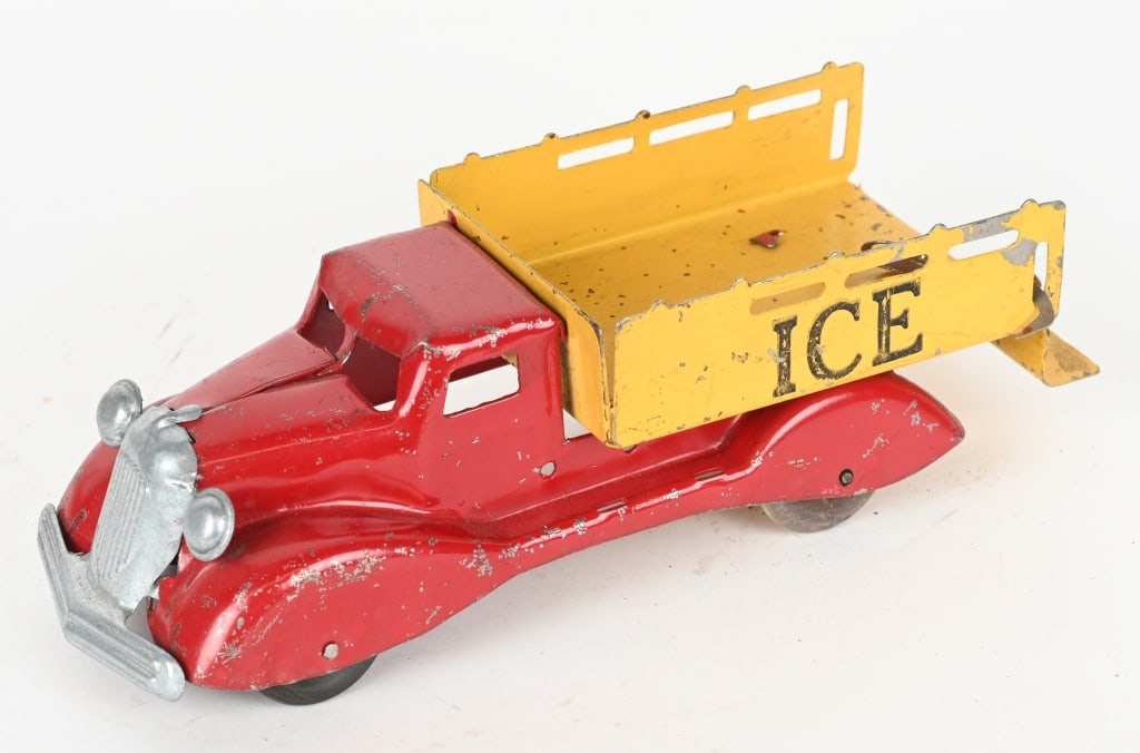 MARX PRESSED STEEL ICE TRUCK (1 of 5)