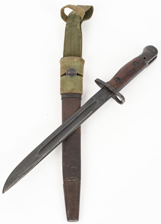 WWII AUSTRALIAN OWEN MACHINE CARBINE SWORD BAYONET: ORIGINAL AUSTRALIAN M1943 OWEN BAYONET AND SCABBARD.In excellent condition. Made in 1945 by ORANGE ARSENAL. Blade length 10", overall 14 7/8"