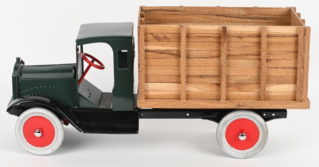 KEYSTONE PACKARD CUSTOM STAKE BED TRUCK (1 of 6)