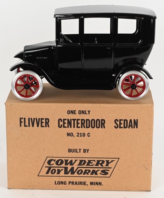 COWDERY FLIVVER FORD MODEL T CENTER DOOR SEDAN (1 of 6)