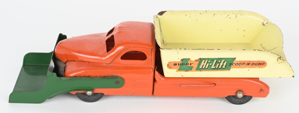 BUDDY L STREAMLINE HI-LIFT SCOOP N DUMP TRUCK: All original with nice paint and decals. 16" Excellent