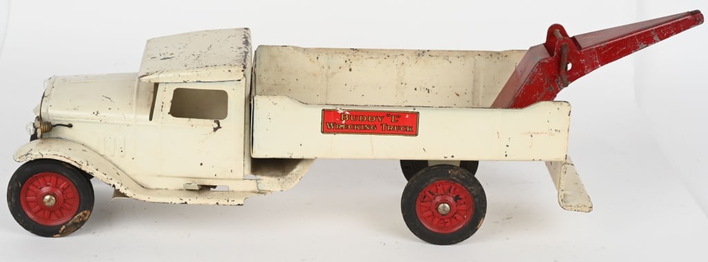 BUDDY L WRECKING TRUCK: All original with electric headlights. Has excellent paint with replacement decals. 24" Excellent