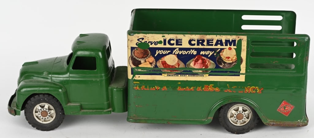 BUDDY L RAILWAY EXPRESS SANTA TRUCK: All original plastic Cab with metal Body. Has excellent paint. Has Ice Cream and Santa Claus decals. 22" Excellent