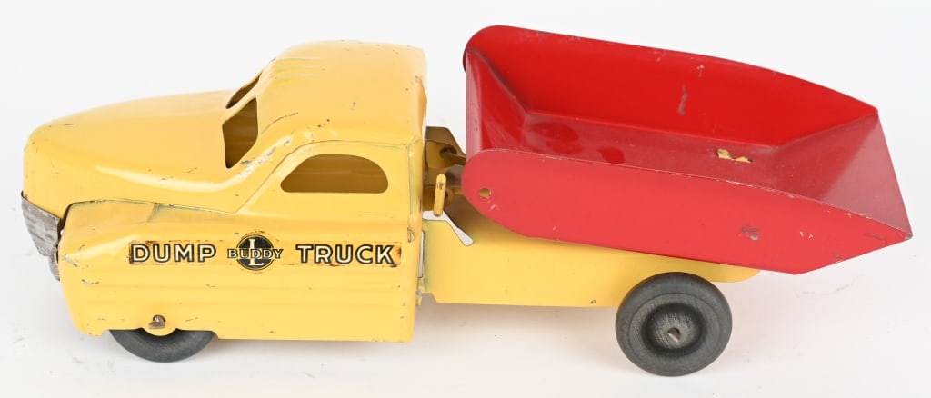 BUDDY L STREAMLINE DUMP TRUCK: All original with excellent paint and decals. 12" Excellent