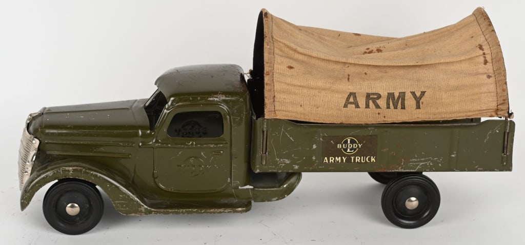 BUDDY L INTERNATIONAL ARMY TRUCK (1 of 7)