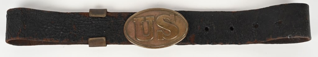 CIVIL WAR ENLISTED BELT US FEDERAL BELT PLATE: This is a very nice, Civil War U.S. belt and buckle. The buckle is a US enlisted 1839 belt plate with arrow hooks. To the reverse is hand engraved D.S. 17. The leather is stamped Co. I 1st Regt 15 and