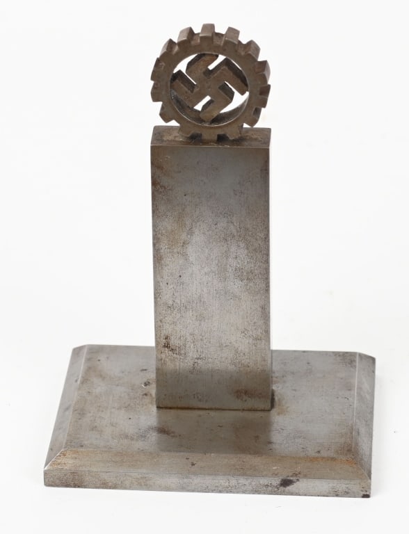 WWII NAZI GERMAN DAF DESK ORNAMENT MADE OF STEEL: WWII Nazi German DAF Deutsche Arbeitsfront Desk Ornament measuring 6 inches tall X 4 1/4 X 3 1/8 and made of completely tooled steel. The "Deutsche Arbeitsfront" (German Labor-front), o