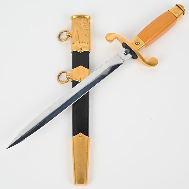SOVIET RUSSIAN AIR FORCE DRESS DIRK DAGGER 1953: Rare Russian Soviet Air Force Officer's Dirk Dagger. Dagger and sheath are in near mint condition. Dagger measures 13 11/2 inches with a 8 1/2 inch blade that is numbered H-N244 and dated 1953. The Po