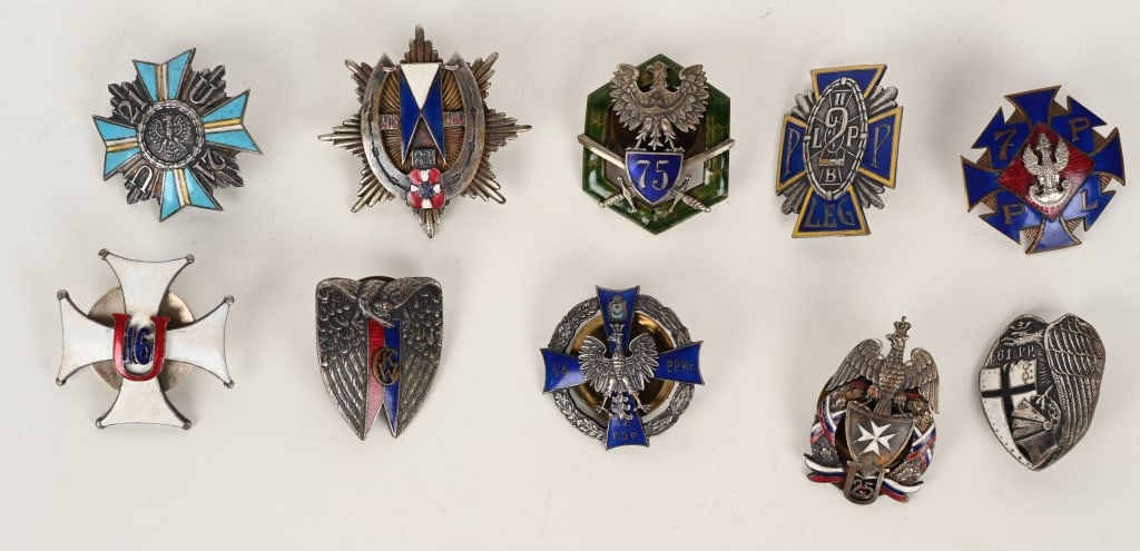 POLISH REGIMENTAL BADGE LOT CAVALRY UHLAN INFANTRY: Collection of Polish Regimental Badges to include Central Training Badge, 21st Uhlan Regiment Badge, 16th Uhlan Regiment Badge, 2nd Legion Regiment Badge, 61st Infantry Badge, 25th Uhlan Regiment Badg