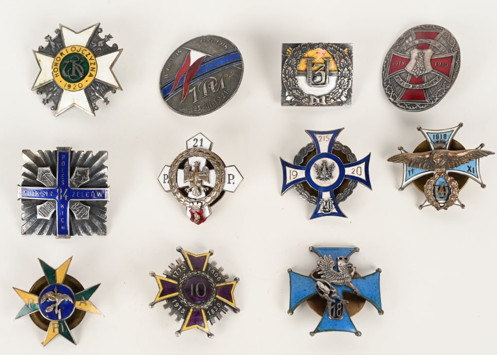POLISH REGIMENTAL BADGE LOT CAVALRY UHLAN INFANTRY: Collection of Polish Regimental Badges to include Marshal Smigly-Rydz Badge, 84th Poleski Rifle Regiment Badge, 4th Niemen Uhlan Regiment Badge, 26th Greater Poland Uhlan Regiment Badge, 7th Lubin Uhl